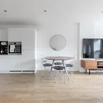 Gorgeous 1Bd Flat - 10 Mins From Clapham Common!