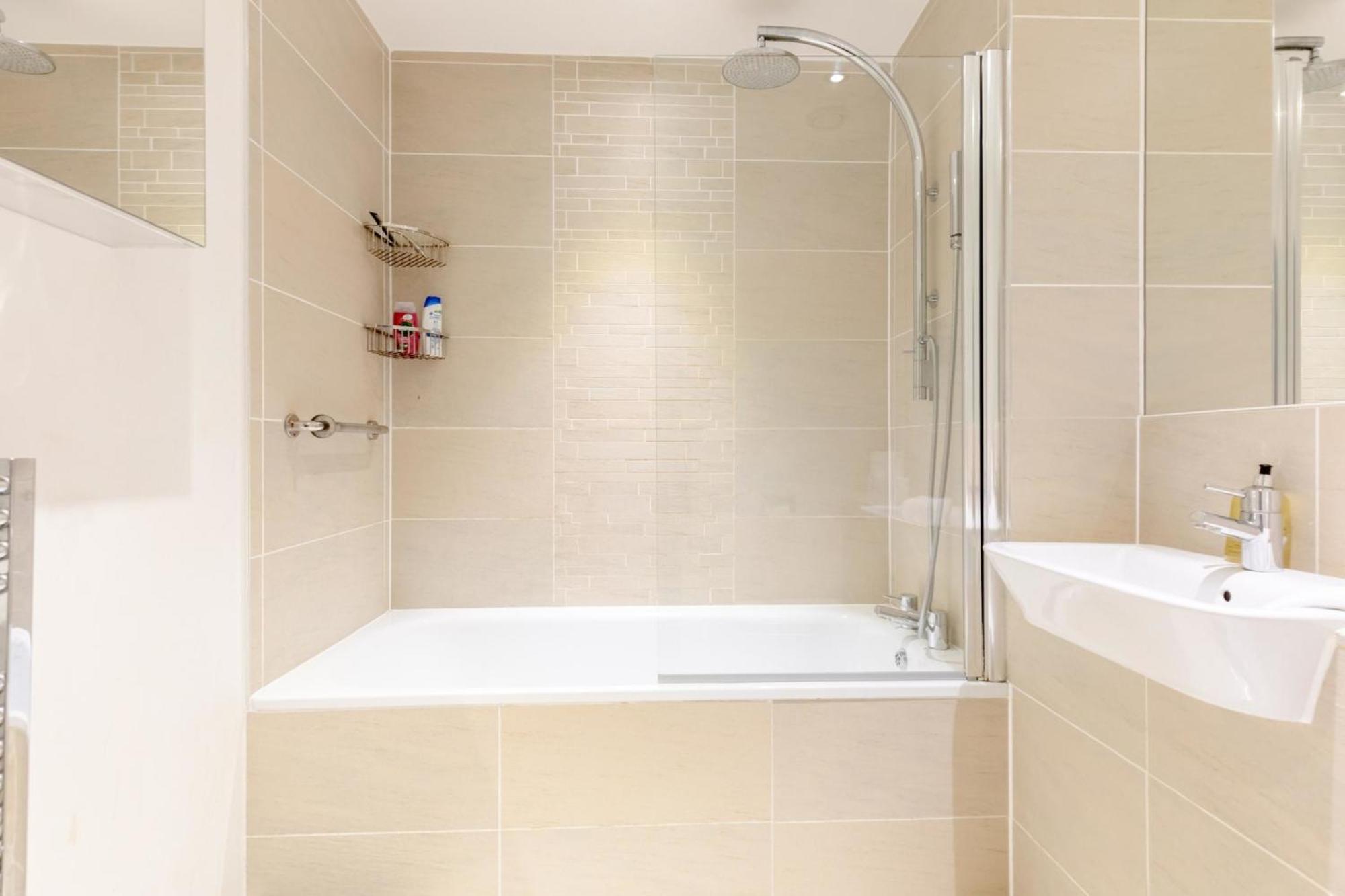 Appartamento Gorgeous 1bd Flat - 10 Mins From Clapham Common! Londra