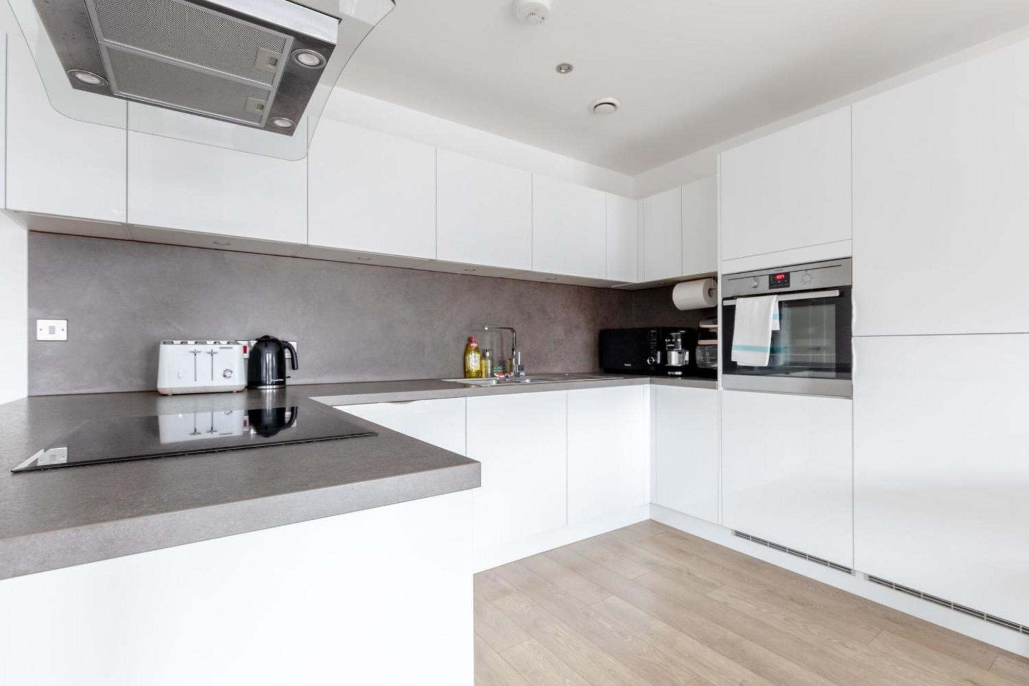 Gorgeous 1bd Flat - 10 Mins From Clapham Common! * Londra