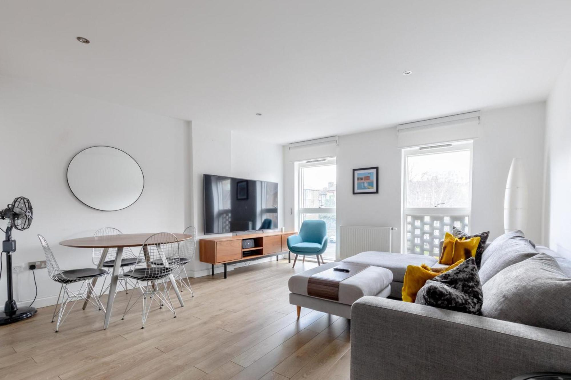 Gorgeous 1bd Flat - 10 Mins From Clapham Common! * Londra